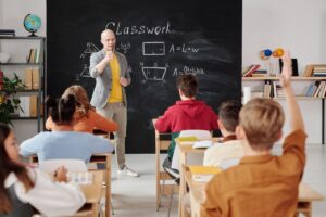 Golpe a los sindicatos en Florida: DeSantis firma ley de reforma educativa y cambia reglas para los maestros Golpe a los sindicatos en Florida: DeSantis firma ley de reforma educativa y cambia reglas para los maestros imagen-3