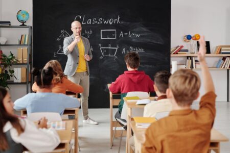 Golpe a los sindicatos en Florida: DeSantis firma ley de reforma educativa y cambia reglas para los maestros Golpe a los sindicatos en Florida: DeSantis firma ley de reforma educativa y cambia reglas para los maestros imagen-18