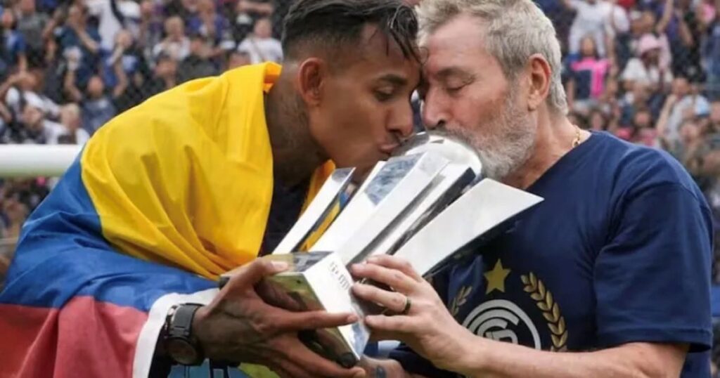 La firme postura de Vila ante la última oferta de Boca por Villa: «Riquelme no…» La firme postura de Vila ante la última oferta de Boca por Villa: "Riquelme no..." imagen-3