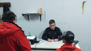 Caen más involucrados en la batalla campal de Oberá: un detenido, dos menores demorados y un machete secuestrado imagen-2