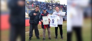 El club Mitre de Posadas reconoció a Esteban “Chopa” Panasiuk, una leyenda viva del deporte misionero: “Fue algo extraordinario” El club Mitre de Posadas reconoció a Esteban “Chopa” Panasiuk, una leyenda viva del deporte misionero: “Fue algo extraordinario” imagen-8