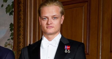 Marius Borg Høiby debe quedarse en prisión a pesar de la grave situación de Mette-Marit, la princesa de Noruega: "Estar encerrado mientras sé que mamá está tan mal es insoportable" imagen-6