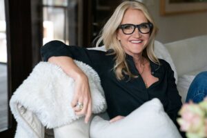 Mel Robbins, experta en desarrollo personal: “Tenés que aprender a amar a tus padres por quienes son, no por quienes deseás que sean” imagen-2