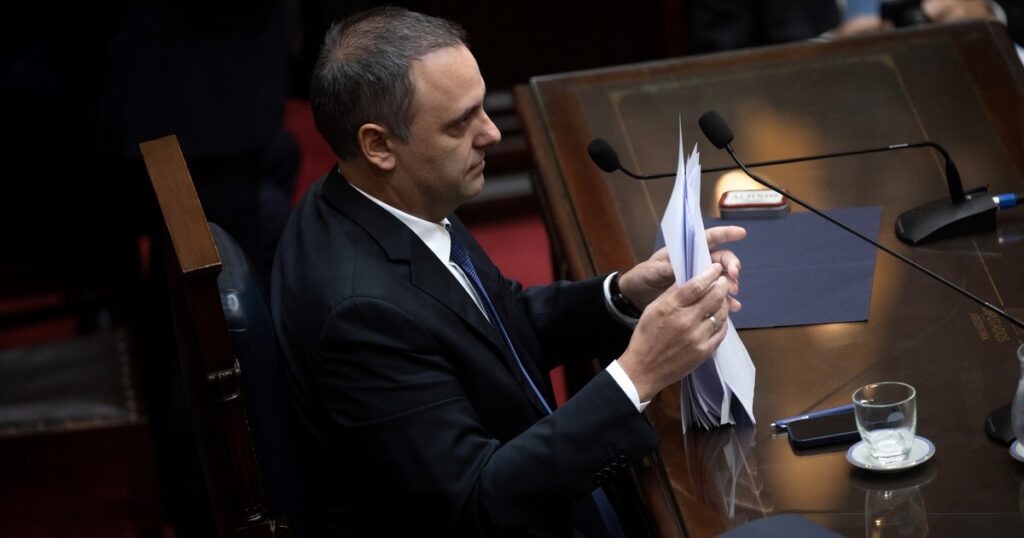 Con la salida de Adorni, el Gobierno logró contener a los aliados y evitar que el Congreso eche al jefe de Gabinete imagen-96