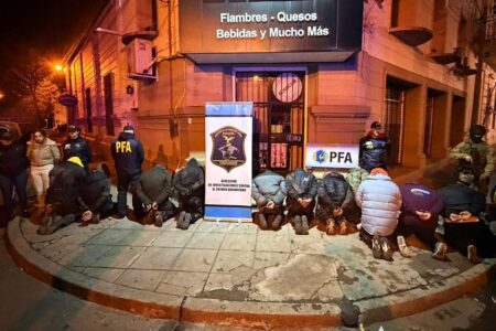 Lo echaron de la Federal, fue “arrepentido” en el caso que terminó con la carrera de un fiscal y armó una banda para robar dos bancos: la historia de Carlos Maidana Lo echaron de la Federal, fue “arrepentido” en el caso que terminó con la carrera de un fiscal y armó una banda para robar dos bancos: la historia de Carlos Maidana imagen-34