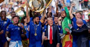 El éxito del Mundial 2026 podría copiarse en el Mundial de Clubes: la FIFA analiza ampliar de 32 a 48 equipos y les serviría a Boca y River imagen-3