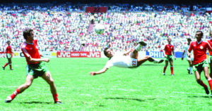El Azteca y la historia del gol siglo del que revive Negrete: “Mi gol fue mejor que el de Maradona El Azteca y la historia del gol siglo del que revive Negrete: “Mi gol fue mejor que el de Maradona imagen-1