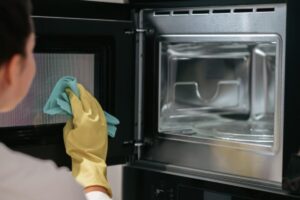 El truco casero para sacar la grasa del horno con dos ingredientes que seguro tenés en casa El truco casero para sacar la grasa del horno con dos ingredientes que seguro tenés en casa imagen-2