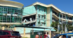 Al menos tres muertos y edificios colapsados: así fue el potente terremoto que azotó a Filipinas imagen-1