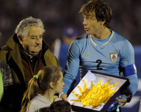 Diego Lugano volvió a hablar de los penales de Messi en Qatar… y ahora apuntó a Cristiano Ronaldo Diego Lugano volvió a hablar de los penales de Messi en Qatar... y ahora apuntó a Cristiano Ronaldo imagen-8
