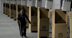 Una economía que crece pero con el mayor déficit fiscal de la región: un panorama complejo para el futuro presidente de Colombia Una economía que crece pero con el mayor déficit fiscal de la región: un panorama complejo para el futuro presidente de Colombia imagen-3