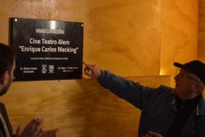 Con la presencia del gobernador Hugo Passalacqua, Alem inauguró el Cine Teatro Enrique Carlos Mecking y disfrutó del triunfo de Argentina a sala colmada Con la presencia del gobernador Hugo Passalacqua, Alem inauguró el Cine Teatro Enrique Carlos Mecking y disfrutó del triunfo de Argentina a sala colmada imagen-6