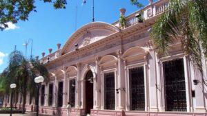 El Gobierno provincial avanza con la reducción de ministerios y asegura que busca un Estado más austero y eficiente imagen-1