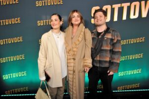 Tras años de distancia, Araceli González fue a ver a Adrián Suar al teatro y reveló: “Nos estamos revinculando” Tras años de distancia, Araceli González fue a ver a Adrián Suar al teatro y reveló: “Nos estamos revinculando” imagen-4