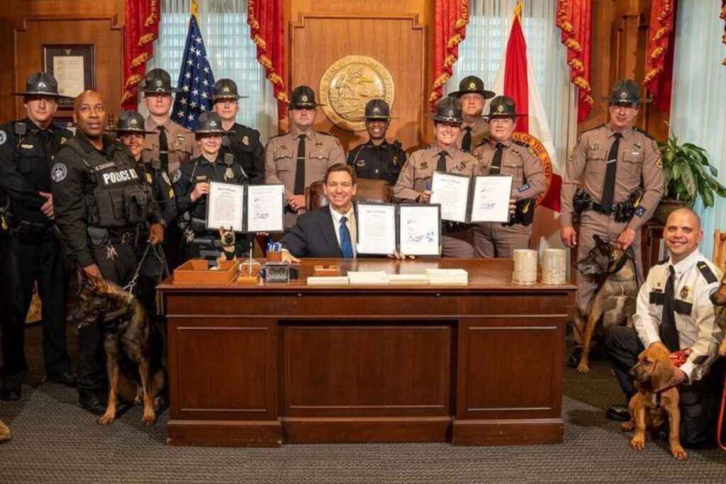 La ley SB 156 firmada por DeSantis en Florida que busca proteger a los policías contra agresiones imagen-5