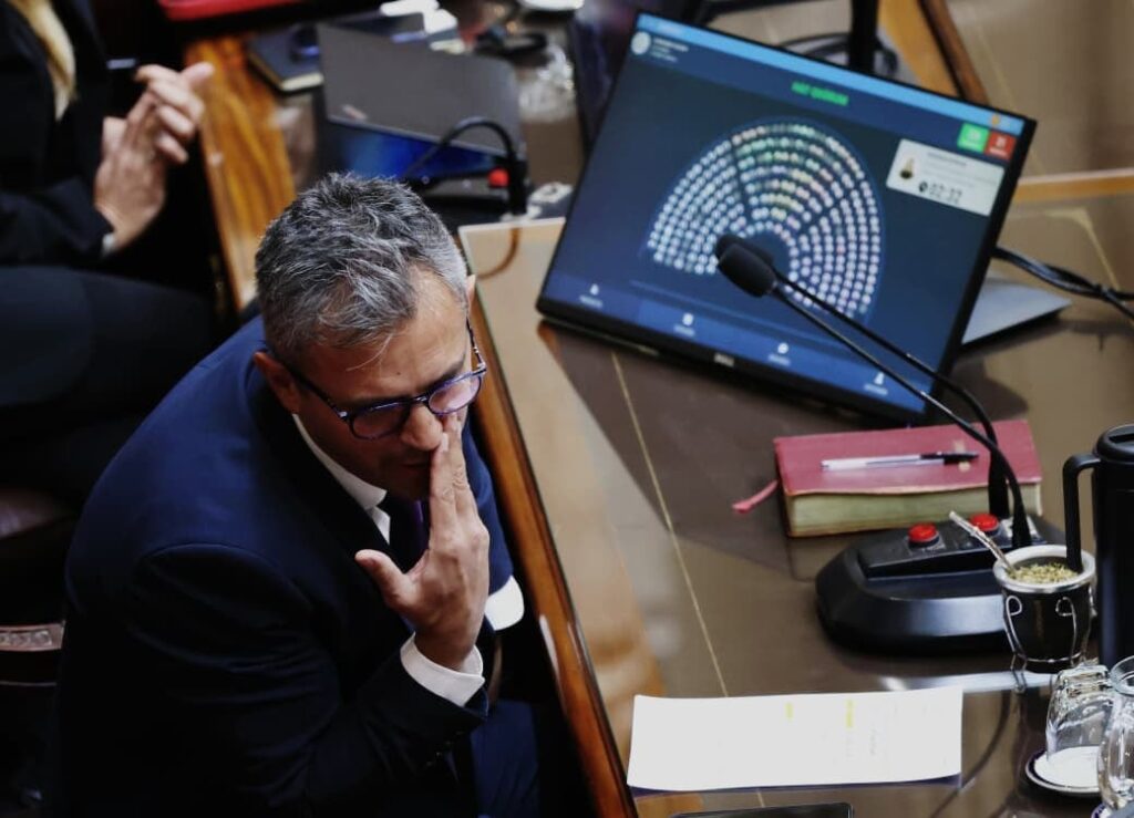 El reproche de un diputado peronista a Martín Menem por no escucharlo durante la sesión: “¿Está linda la charla?" imagen-5