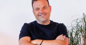José Elías, multimillonario español: "Con la IA, hoy en día ser arquitecto o ingeniero ya no aporta nada, lo que aporta es ser electricista o mecánico de autos” imagen-4