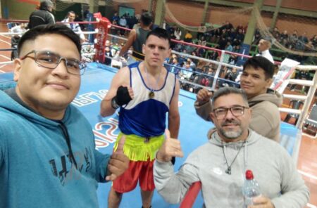 Velada boxística: noche de combates parejos y talento misionero Velada boxística: noche de combates parejos y talento misionero imagen-110