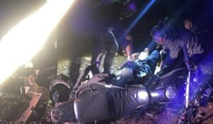 Violento choque en Eldorado: dos motociclistas sufrieron fracturas y permanecen internados Violento choque en Eldorado: dos motociclistas sufrieron fracturas y permanecen internados imagen-2