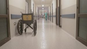 La Justicia ordenó una autopsia tras la muerte de un hombre de 32 años que había sido tratado por consumo de sustancias en Posadas imagen-6