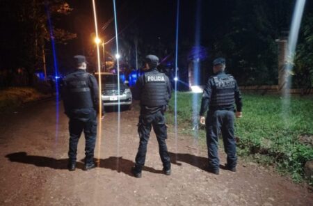 Caso Dulce María Candia en Eldorado: secuestraron un auto, celulares y prendas en tres allanamientos vinculados al femicidio Caso Dulce María Candia en Eldorado: secuestraron un auto, celulares y prendas en tres allanamientos vinculados al femicidio imagen-68