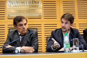 Misiones rompe la recesión libertaria: financiará infraestructura para reactivar la economía Misiones rompe la recesión libertaria: financiará infraestructura para reactivar la economía imagen-1