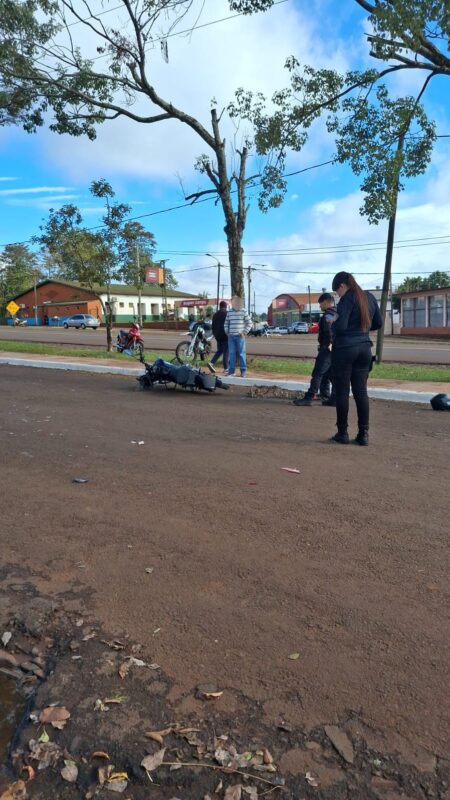 Motociclista resultó herido tras chocar con un auto en Jardín América imagen-8