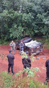 Fuga y operativo cerrojo: hallaron una camioneta con cigarrillos de contrabando valuados en $40 millones Fuga y operativo cerrojo: hallaron una camioneta con cigarrillos de contrabando valuados en $40 millones imagen-1