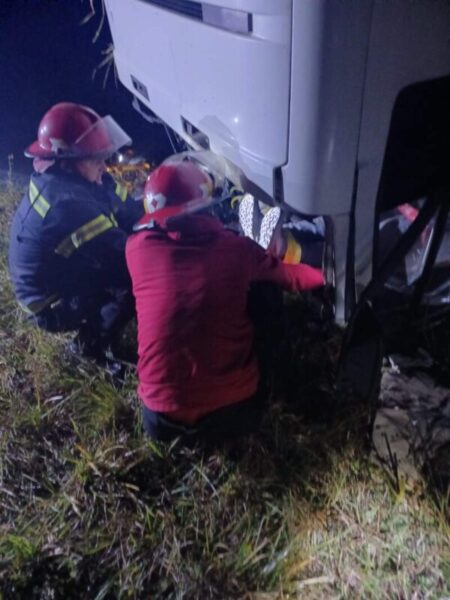 Volcó en la “Curva de la Muerte”, quedó atrapado en la cabina y sobrevivió gracias al cinturón de seguridad imagen-14