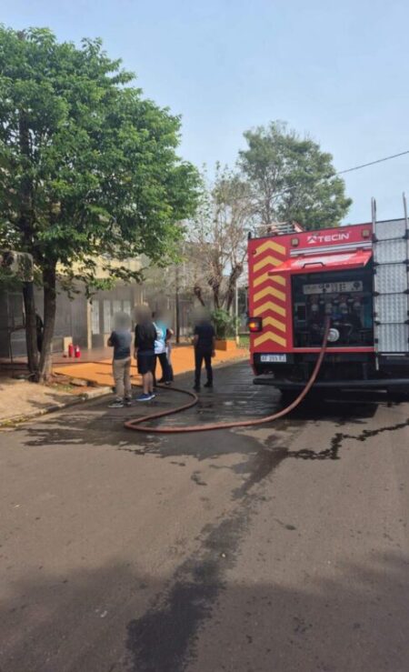 Un cortocircuito provocó un incendio en una vivienda de Posadas imagen-15