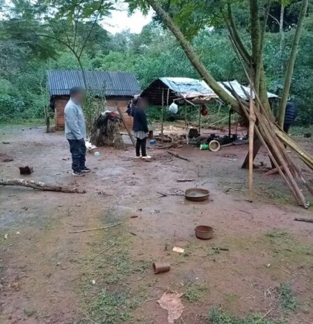 Un hombre resultó con quemaduras tras caer en una fogata en la Aldea Miri Marangatu de Iguazú. imagen-11
