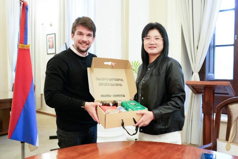 Misiones recibió a representante de empresa china interesada en fortalecer vínculos comerciales con Argentina Misiones recibió a representante de empresa china interesada en fortalecer vínculos comerciales con Argentina imagen-5