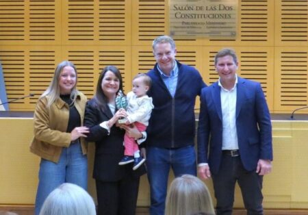 La Jefa del Departamento de Salud Mental del IPS, Lic. Constanza Logegaray, recibió hoy la distinción “Marta Teodora Schwarz, El Ángel de la Selva” imagen-79