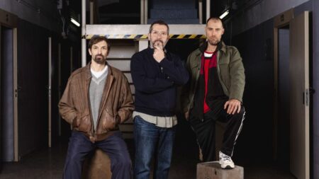 Carles Porta da el salto a la ficción con "33 días": "Creo que no es un error, sino que es un acierto" imagen-6