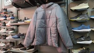 Posadas | Comerciantes de indumentaria y calzado esperan repuntar ventas con el Ahora Papá y el aguinaldo Posadas | Comerciantes de indumentaria y calzado esperan repuntar ventas con el Ahora Papá y el aguinaldo imagen-9