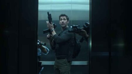 Los expertos en armas se van a dar cuenta inmediatamente de un error incomprensible en esta película imagen-114