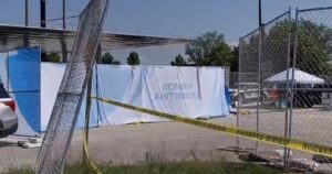 La primera noche de la Selección Argentina en Kansas City tuvo de todo: tormenta fuerte, árboles caídos y ploteos destrozados imagen-4