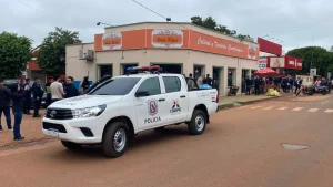 Terror en Paraguay: la Policía abatió a un hombre que deliraba y tenía a una cajera de rehén con un cuchillo en el cuello imagen-4