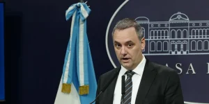 Judiciales | La jueza Capuchetti define si investiga a Adorni por la custodia oficial de su esposa imagen-7