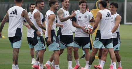 El motivo por el cual la práctica de la Selección se retrasó en Kansas imagen-16