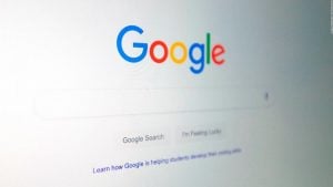 Google destacará enlaces de medios a los que están suscritos los lectores en las respuestas generadas por la IA de su buscador imagen-4