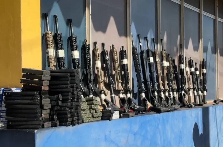 Golpe al tráfico internacional de armas: Brasil secuestró 25 fusiles, dos AK-47 y miles de municiones Golpe al tráfico internacional de armas: Brasil secuestró 25 fusiles, dos AK-47 y miles de municiones imagen-5