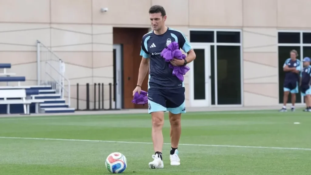Las novedades del entrenamiento de la Selección Argentina tras la victoria ante Islandia - TyC Sports imagen-5