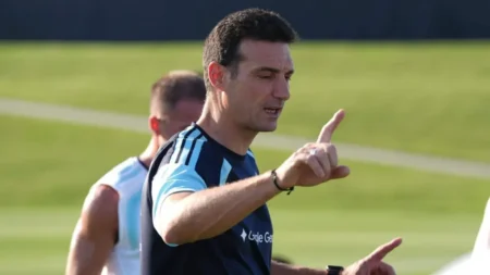 Scaloni comienza a definir el once de la Selección Argentina que enfrentará a Honduras previo al Mundial - TyC Sports imagen-5