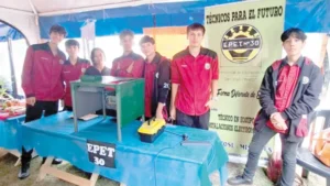 Alumnos de la Epet 30 crearon detector de humo con extractor imagen-1