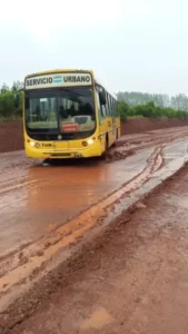 Las intensas lluvias complicaron la transitabilidad en caminos rurales de Montecarlo Las intensas lluvias complicaron la transitabilidad en caminos rurales de Montecarlo imagen-1