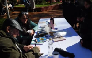 La plaza San Martín se llenó de libros, cuentos y chocolate en Puerto Libertad imagen-1