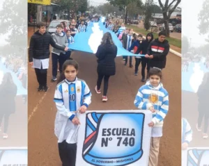 Emotivo banderazo patrio de alumnos de la Escuela N°740 en El Soberbio imagen-2