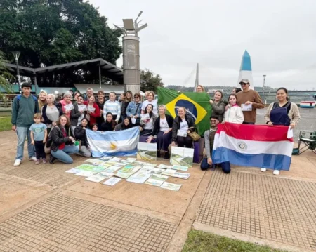 Colorearon el Hito de las Tres fronteras con la 1º edición del Plein aire internacional imagen-6