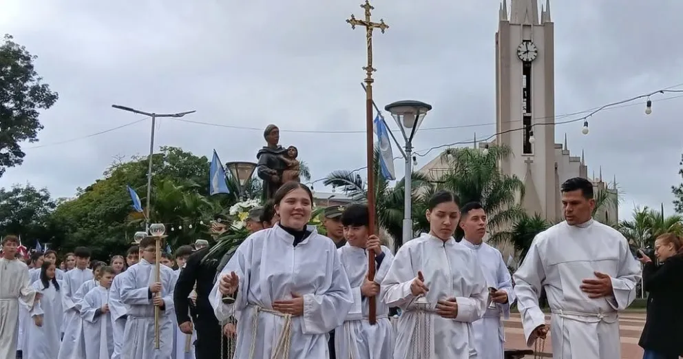 La fiesta de San Antonio de Padua unió a los fieles y celebró un nuevo año de la Diócesis de Oberá imagen-5